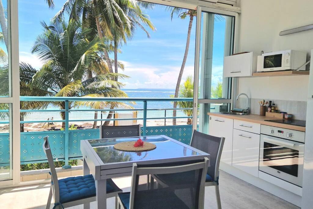 Le Touloublue - Tres Bel Appartement Face A La Mer Sainte-Anne  Dış mekan fotoğraf