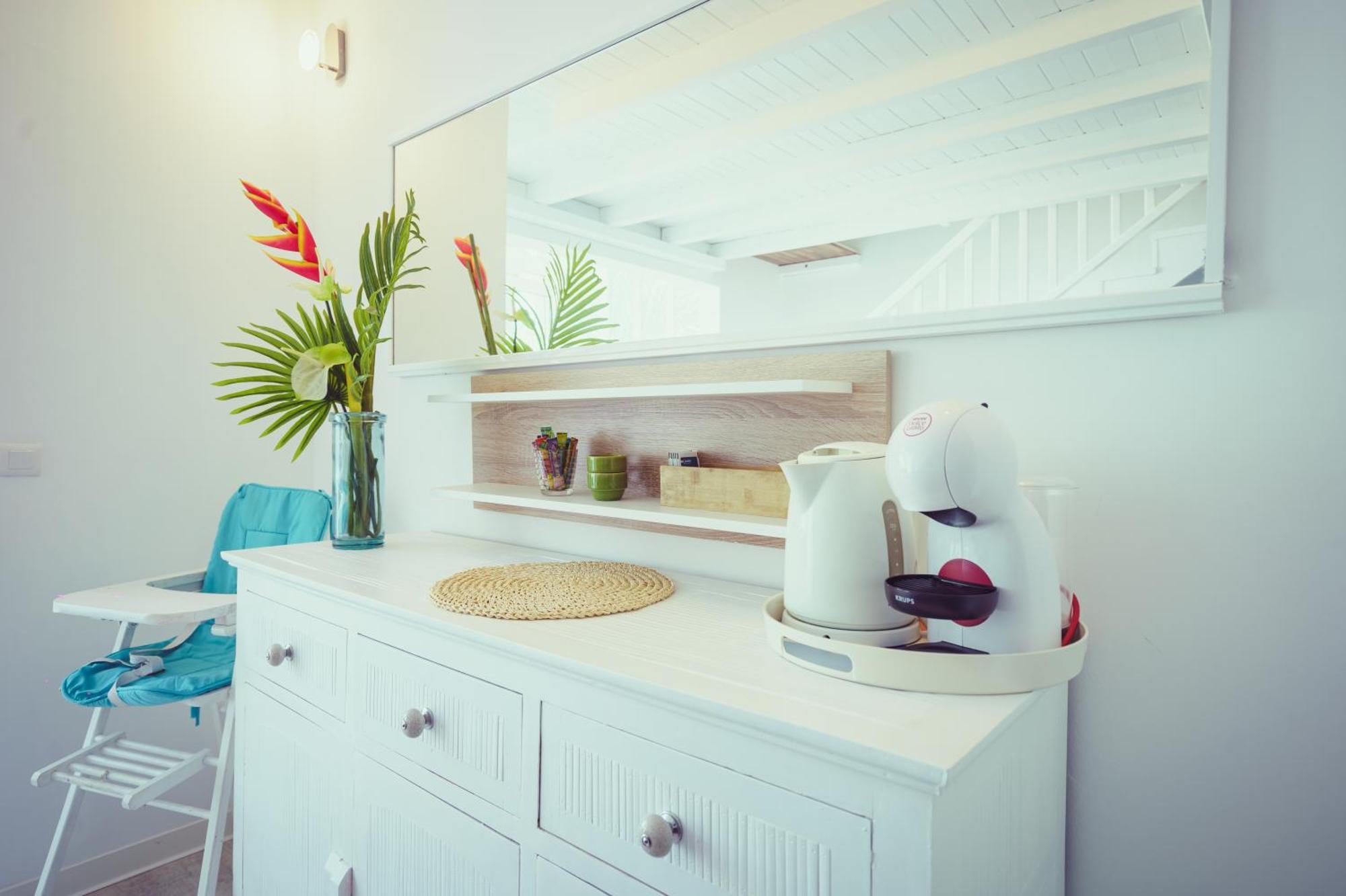 Le Touloublue - Tres Bel Appartement Face A La Mer Sainte-Anne  Dış mekan fotoğraf