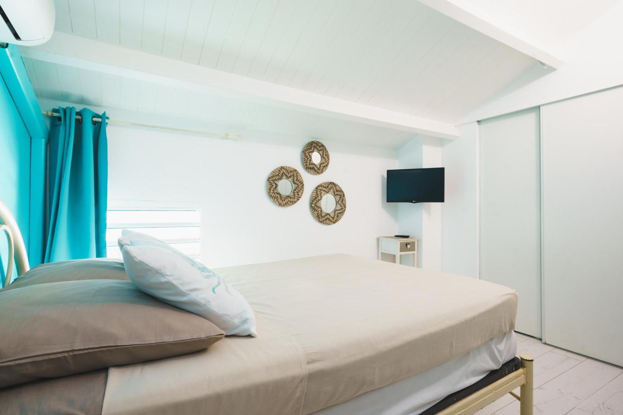Le Touloublue - Tres Bel Appartement Face A La Mer Sainte-Anne  Dış mekan fotoğraf
